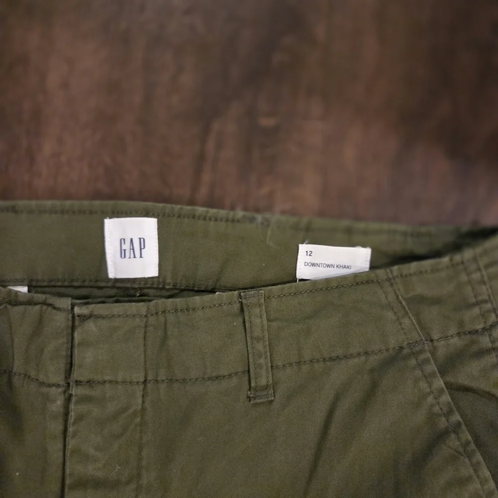NWT GAP Women's Olive Chinos